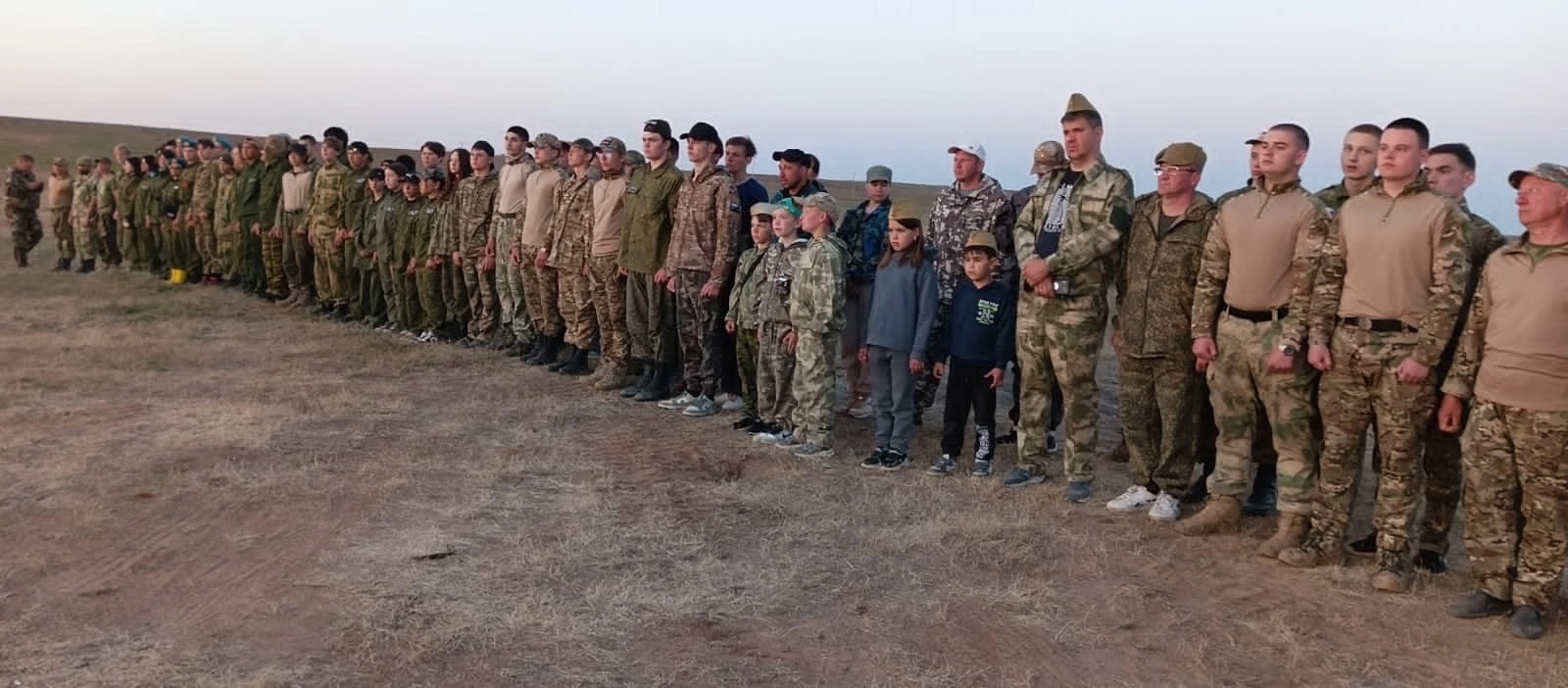 Члены объединения «Школа поисковиков», обучающиеся 7б приняли участие в раскопках и в церемонии перезахоронения останков солдат.